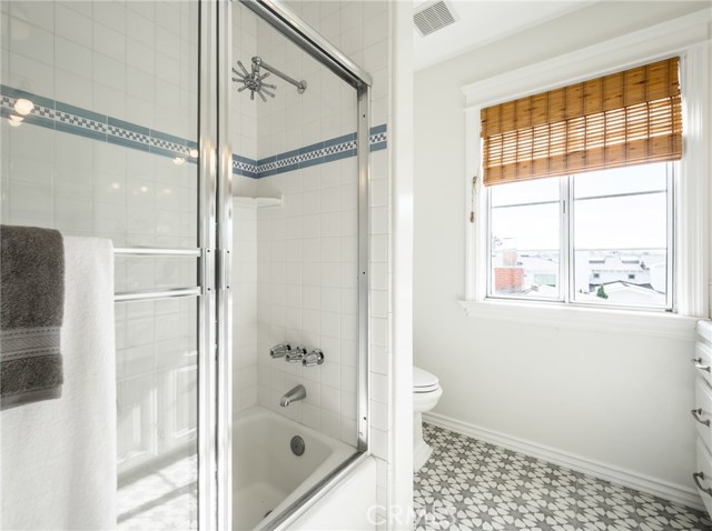 742 27th Street, Manhattan Beach, California 90266, 4 Bedrooms Bedrooms, ,3 BathroomsBathrooms,Residential,Sold,27th,SB19194302