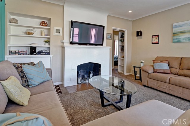 64 15th Court, Hermosa Beach, California 90254, ,Residential Income,Sold,15th,SB18093854