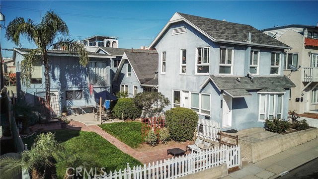 255 28th Street, Hermosa Beach, California 90254, ,Residential Income,Sold,28th,SB18011622