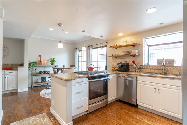 412 Avenue G, Redondo Beach, California 90277, 3 Bedrooms Bedrooms, ,2 BathroomsBathrooms,Residential,Sold,Avenue G,SB20109208