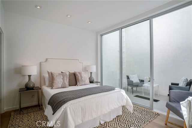 131 2nd Street, Hermosa Beach, California 90254, 4 Bedrooms Bedrooms, ,4 BathroomsBathrooms,Residential,Sold,2nd,SB19073645