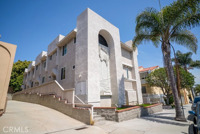 1315 Manhattan Beach Boulevard, Manhattan Beach, California 90266, 2 Bedrooms Bedrooms, ,2 BathroomsBathrooms,Residential,Sold,Manhattan Beach,SB18082751