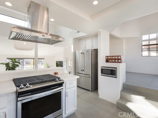 2021 Carnegie Lane, Redondo Beach, California 90278, 3 Bedrooms Bedrooms, ,2 BathroomsBathrooms,Residential,Sold,Carnegie,SB19152326