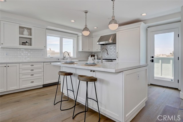 700 Loma Drive, Hermosa Beach, California 90254, 3 Bedrooms Bedrooms, ,3 BathroomsBathrooms,Residential,Sold,Loma,SB18137113