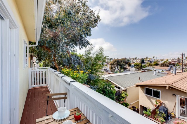 1717 Van Horne Lane, Redondo Beach, California 90278, 3 Bedrooms Bedrooms, ,1 BathroomBathrooms,Residential,Sold,Van Horne,PV19074395