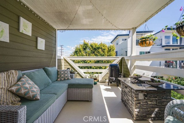 202 Helberta Avenue, Redondo Beach, California 90277, 3 Bedrooms Bedrooms, ,2 BathroomsBathrooms,Residential,Sold,Helberta,SB20063398