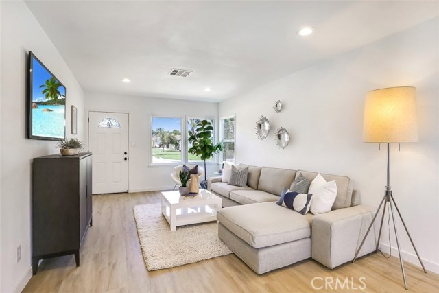 3022 Dow Avenue, Redondo Beach, California 90278, 3 Bedrooms Bedrooms, ,1 BathroomBathrooms,Residential,Sold,Dow,OC20229202