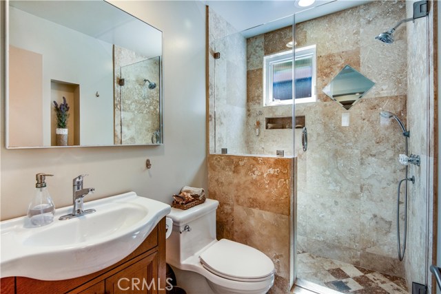 228 33rd Street, Manhattan Beach, California 90266, 3 Bedrooms Bedrooms, ,1 BathroomBathrooms,Residential,Sold,33rd,SB19198538