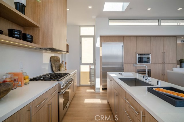 131 2nd Street, Hermosa Beach, California 90254, 4 Bedrooms Bedrooms, ,4 BathroomsBathrooms,Residential,Sold,2nd,SB19073645