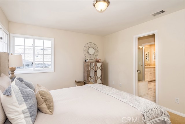 2104 Poinsettia Avenue, Manhattan Beach, California 90266, 4 Bedrooms Bedrooms, ,3 BathroomsBathrooms,Residential,Sold,Poinsettia,SB19043761