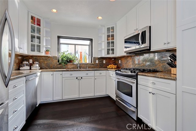 111 Lucia Avenue, Redondo Beach, California 90277, 3 Bedrooms Bedrooms, ,2 BathroomsBathrooms,Residential,Sold,Lucia,SB18257777