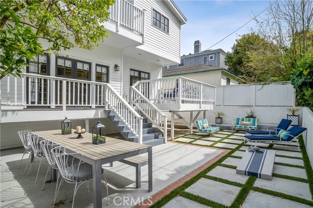 2301 Walnut Avenue, Manhattan Beach, California 90266, 4 Bedrooms Bedrooms, ,3 BathroomsBathrooms,Residential,Sold,Walnut,SB19070535