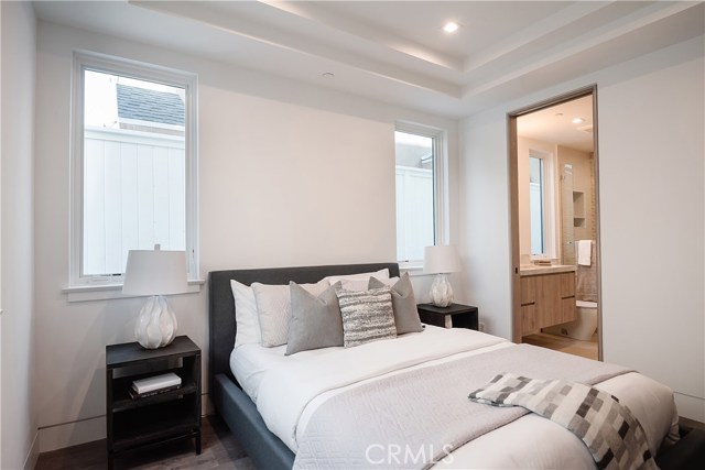 705 Crest Drive, Manhattan Beach, California 90266, 5 Bedrooms Bedrooms, ,2 BathroomsBathrooms,Residential,Sold,Crest,SB20098855