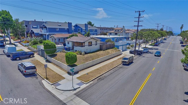 201 Juanita Avenue, Redondo Beach, California 90277, 2 Bedrooms Bedrooms, ,1 BathroomBathrooms,Residential,Sold,Juanita,OC17151838