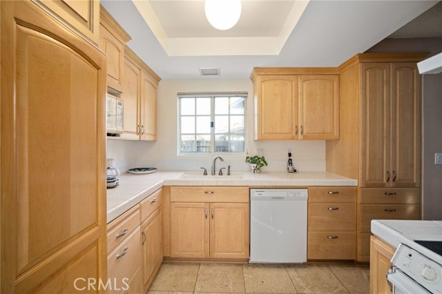 608 Faye Lane, Redondo Beach, California 90277, 4 Bedrooms Bedrooms, ,1 BathroomBathrooms,Residential,Sold,Faye,SB20214694