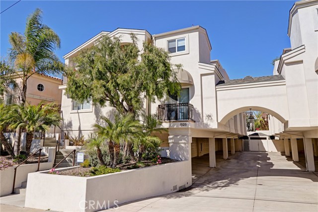 1525 Artesia Boulevard, Manhattan Beach, California 90266, 3 Bedrooms Bedrooms, ,2 BathroomsBathrooms,Residential,Sold,Artesia,SB18039961