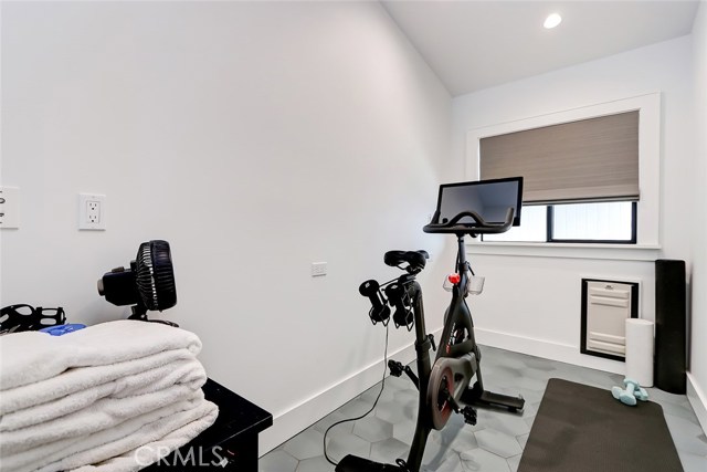 585 29th Street, Manhattan Beach, California 90266, 4 Bedrooms Bedrooms, ,3 BathroomsBathrooms,Residential,Sold,29th,SB21019167