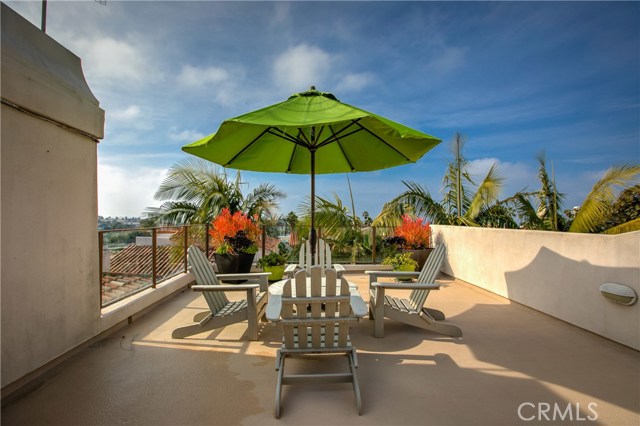 231 Helberta Avenue, Redondo Beach, California 90277, 4 Bedrooms Bedrooms, ,2 BathroomsBathrooms,Residential,Sold,Helberta,SB19006970