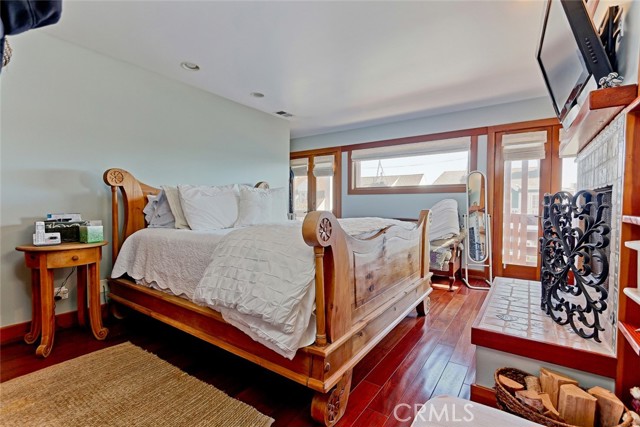 539 4th Street, Manhattan Beach, California 90266, 4 Bedrooms Bedrooms, ,3 BathroomsBathrooms,Residential,Sold,4th,SB21030047