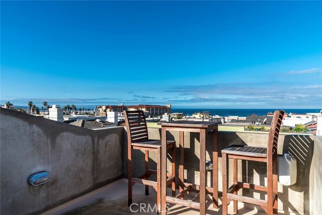 161 1st Court, Hermosa Beach, California 90254, 3 Bedrooms Bedrooms, ,3 BathroomsBathrooms,Residential,Sold,1st,SB18066739