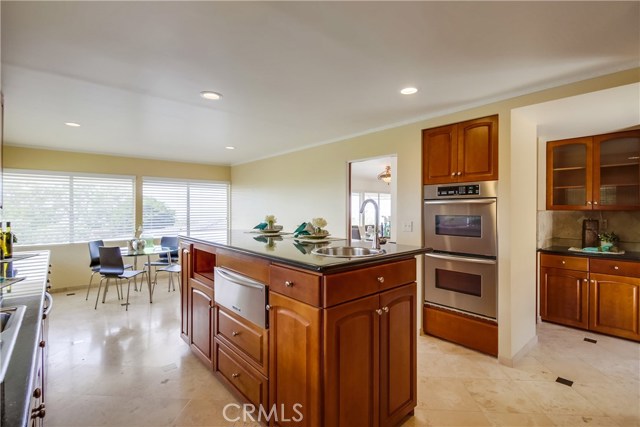 7206 Crest Road, Rancho Palos Verdes, California 90275, 5 Bedrooms Bedrooms, ,4 BathroomsBathrooms,Residential,Sold,Crest,PV17081405