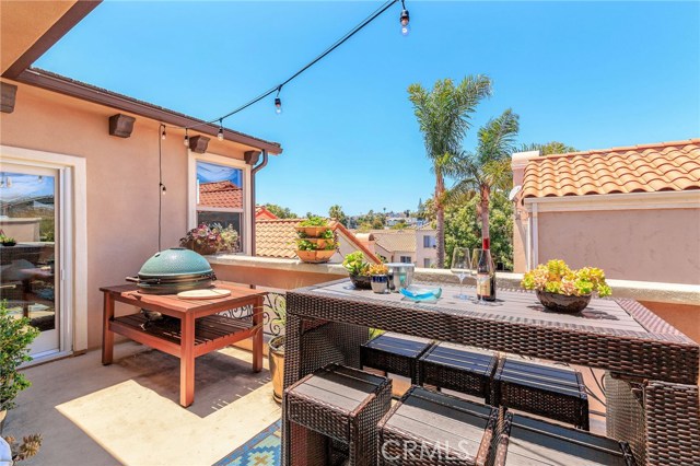 1804 Vanderbilt Lane, Redondo Beach, California 90278, 4 Bedrooms Bedrooms, ,3 BathroomsBathrooms,Residential,Sold,Vanderbilt,SB19276109