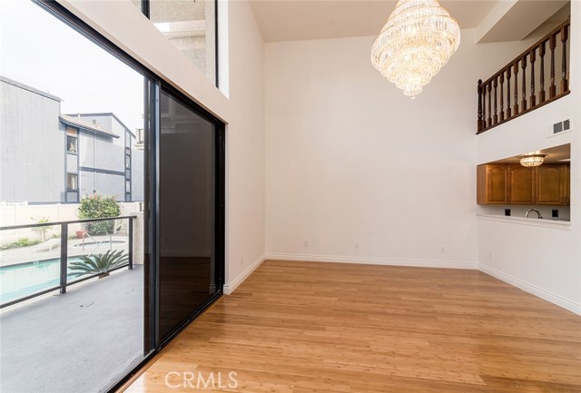 420 Esplanade, Redondo Beach, California 90277, 3 Bedrooms Bedrooms, ,2 BathroomsBathrooms,Residential,Sold,Esplanade,SB17257149