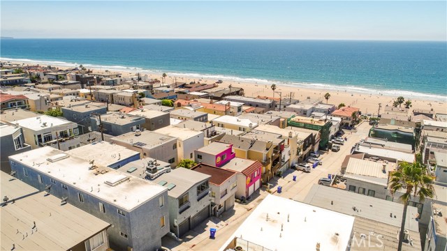 216 39th Street, Manhattan Beach, California 90266, 2 Bedrooms Bedrooms, ,2 BathroomsBathrooms,Residential,Sold,39th,SB19218837