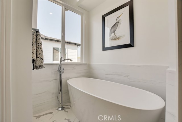 MASTER SOAKING TUB