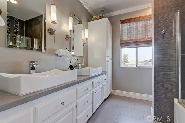 411 Avenue F, Redondo Beach, California 90277, 5 Bedrooms Bedrooms, ,4 BathroomsBathrooms,Residential,Sold,Avenue F,SB20102967