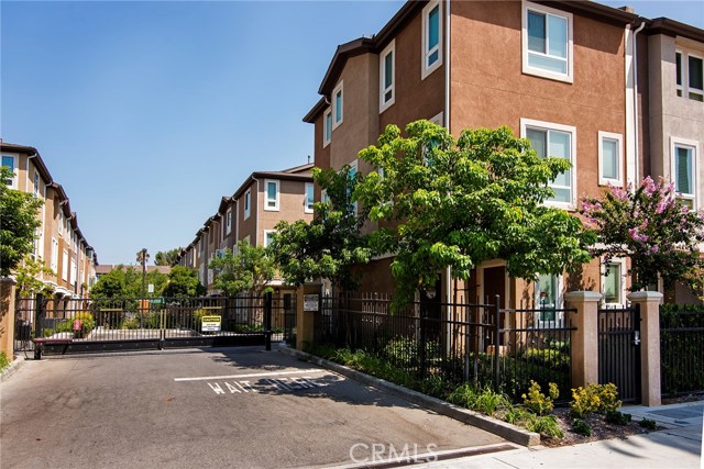 3 Bed Home for Sale in Van Nuys, California