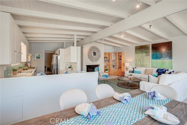 736 13th, Manhattan Beach, California 90266, 4 Bedrooms Bedrooms, ,3 BathroomsBathrooms,Residential,Sold,13th,SB19074833