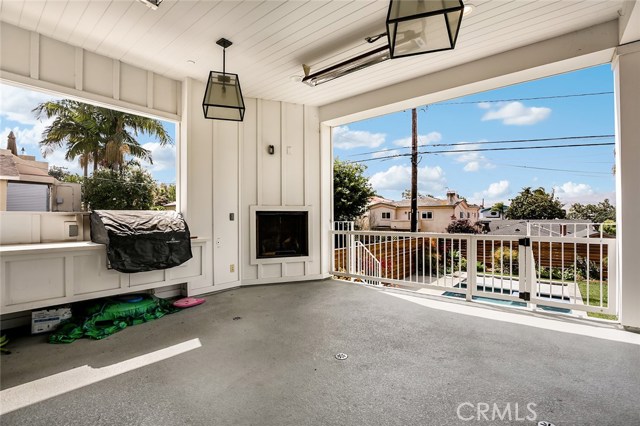 740 Avenue C, Redondo Beach, California 90277, 5 Bedrooms Bedrooms, ,5 BathroomsBathrooms,Residential,Sold,Avenue C,SB18120263