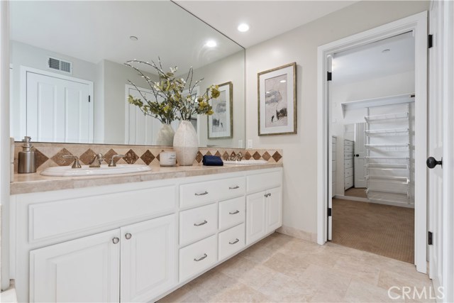 618 Avenue C, Redondo Beach, California 90277, 3 Bedrooms Bedrooms, ,2 BathroomsBathrooms,Residential,Sold,Avenue C,SB20188515