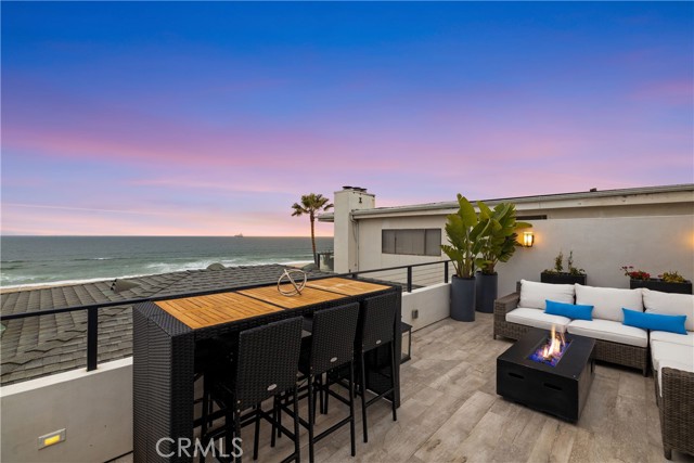 3808 The Strand Drive, Manhattan Beach, California 90266, 4 Bedrooms Bedrooms, ,5 BathroomsBathrooms,Residential,Sold,The Strand,SB21084659