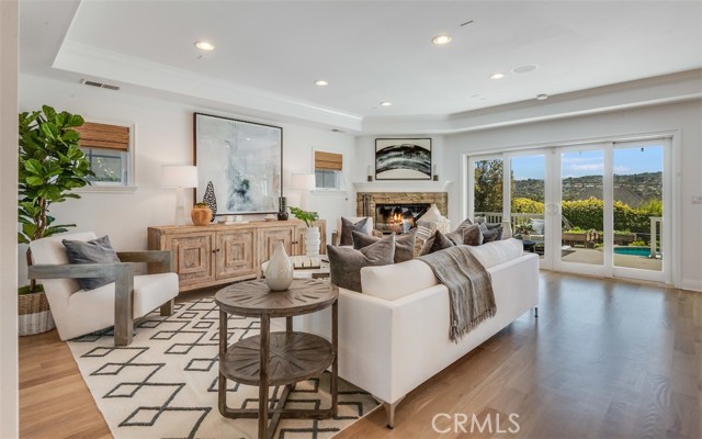 1038 Avenue D, Redondo Beach, California 90277, 5 Bedrooms Bedrooms, ,4 BathroomsBathrooms,Residential,Sold,Avenue D,PV21115047