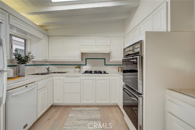 436 1st Street, Manhattan Beach, California 90266, 4 Bedrooms Bedrooms, ,2 BathroomsBathrooms,Residential,Sold,1st,SB20048897