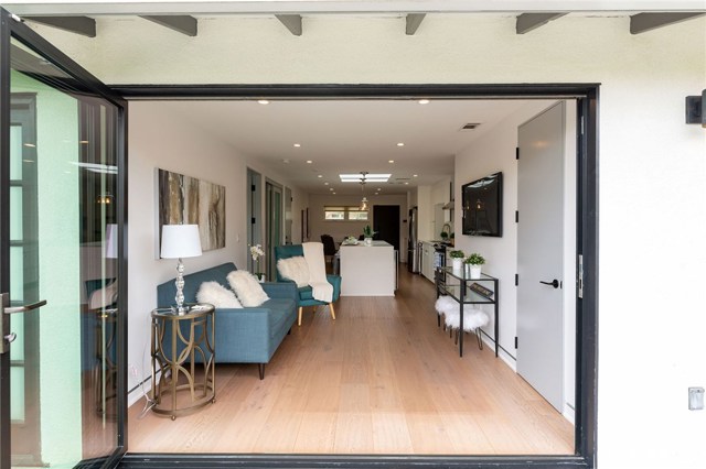 2219 Graham Avenue, Redondo Beach, California 90278, 3 Bedrooms Bedrooms, ,1 BathroomBathrooms,Residential,Sold,Graham,SB19216954