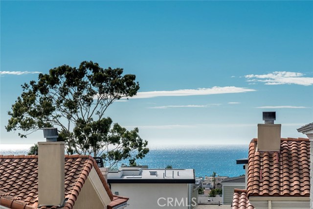 1072 7th Street, Hermosa Beach, California 90254, 4 Bedrooms Bedrooms, ,3 BathroomsBathrooms,Residential,Sold,7th,SB19164165