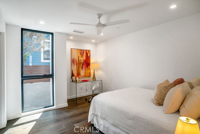 945 7th Street, Hermosa Beach, California 90254, 4 Bedrooms Bedrooms, ,3 BathroomsBathrooms,Residential,Sold,7th,SB19140226