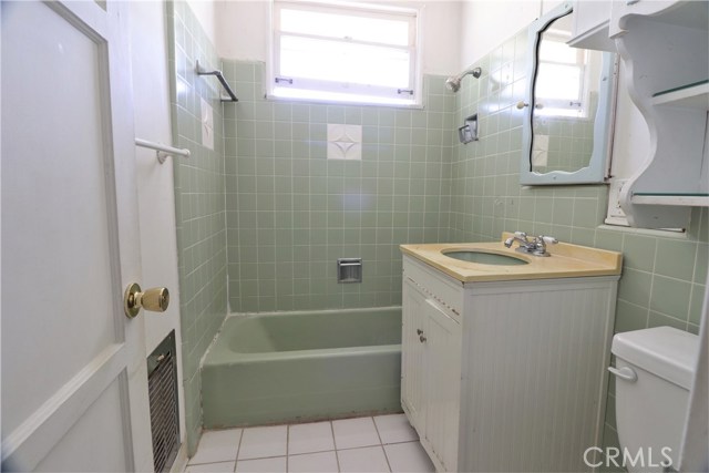 1011 Prospect Avenue, Redondo Beach, California 90277, 2 Bedrooms Bedrooms, ,1 BathroomBathrooms,Residential,Sold,Prospect,SB19009115