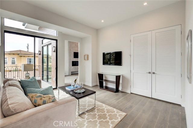 1909 Huntington Lane, Redondo Beach, California 90278, 4 Bedrooms Bedrooms, ,3 BathroomsBathrooms,Residential,Sold,Huntington,PV18234463