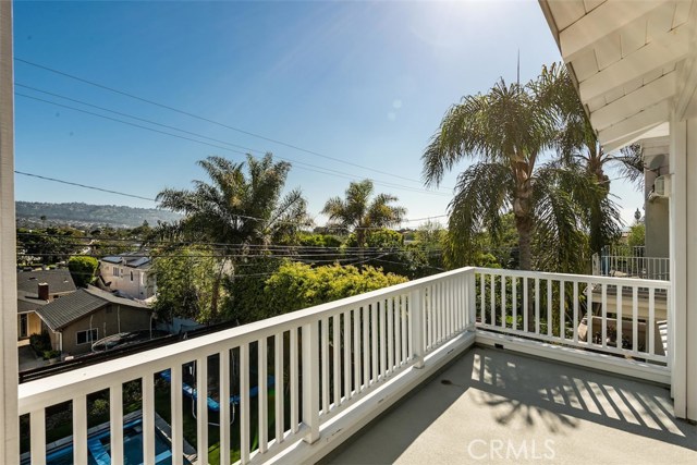 740 Avenue C, Redondo Beach, California 90277, 5 Bedrooms Bedrooms, ,5 BathroomsBathrooms,Residential,Sold,Avenue C,PV20082727