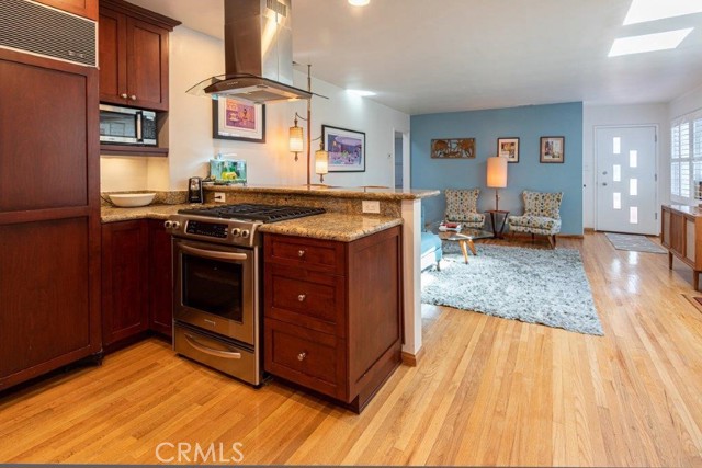 3201 Laurel Avenue, Manhattan Beach, California 90266, 3 Bedrooms Bedrooms, ,2 BathroomsBathrooms,Residential,Sold,Laurel,SB21135859