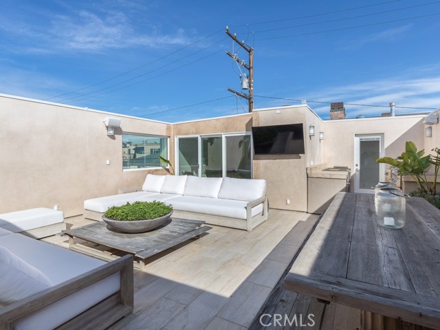 410 31st Street, Manhattan Beach, California 90266, 3 Bedrooms Bedrooms, ,2 BathroomsBathrooms,Residential,Sold,31st,SB20024556