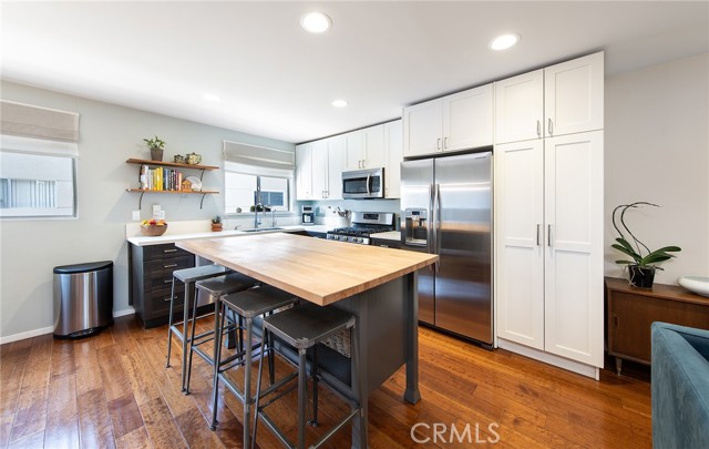 2 Bed Home for Sale in Culver City, California