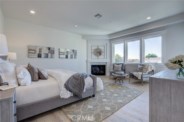 1037 2nd Street, Hermosa Beach, California 90254, 4 Bedrooms Bedrooms, ,3 BathroomsBathrooms,Residential,Sold,2nd,SB19264836