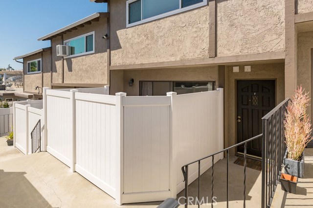 1140 Manhattan Beach Boulevard, Manhattan Beach, California 90266, 2 Bedrooms Bedrooms, ,3 BathroomsBathrooms,Residential,Sold,Manhattan Beach,SB17069886