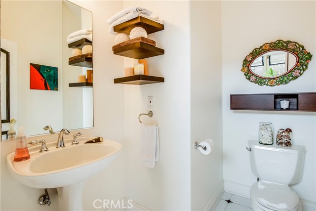 214 Avenue H, Redondo Beach, California 90277, 3 Bedrooms Bedrooms, ,2 BathroomsBathrooms,Residential,Sold,Avenue H,SB17200992