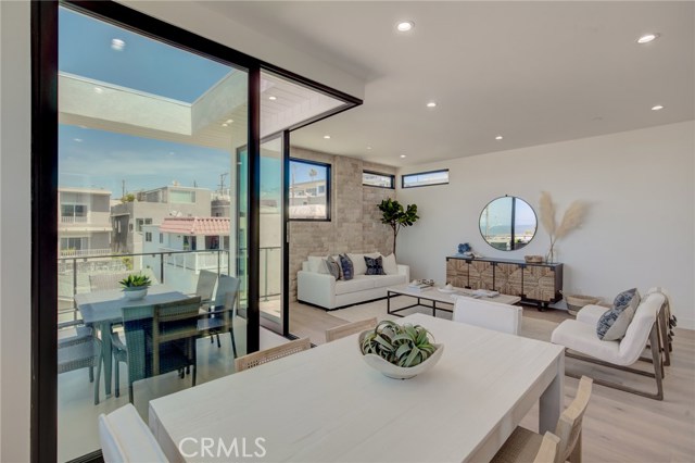 124 39th Street, Manhattan Beach, California 90266, 3 Bedrooms Bedrooms, ,2 BathroomsBathrooms,Residential,Sold,39th,SB20089804